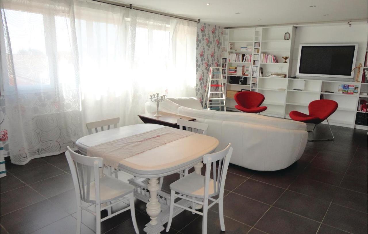 Awesome Apartment In Sauvian With Wifi 외부 사진